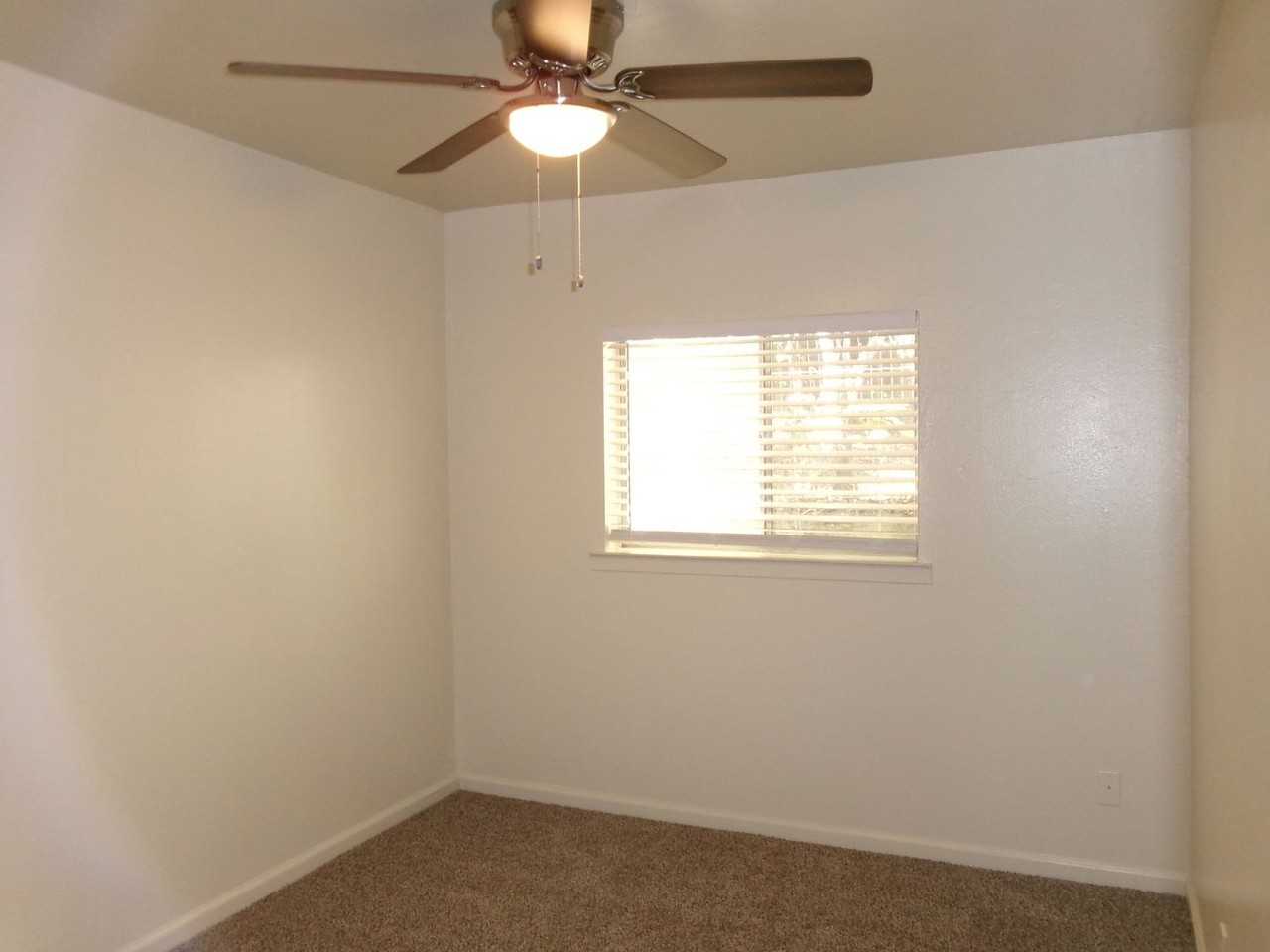 4328 Fort Peck St - Photo 6 of 13