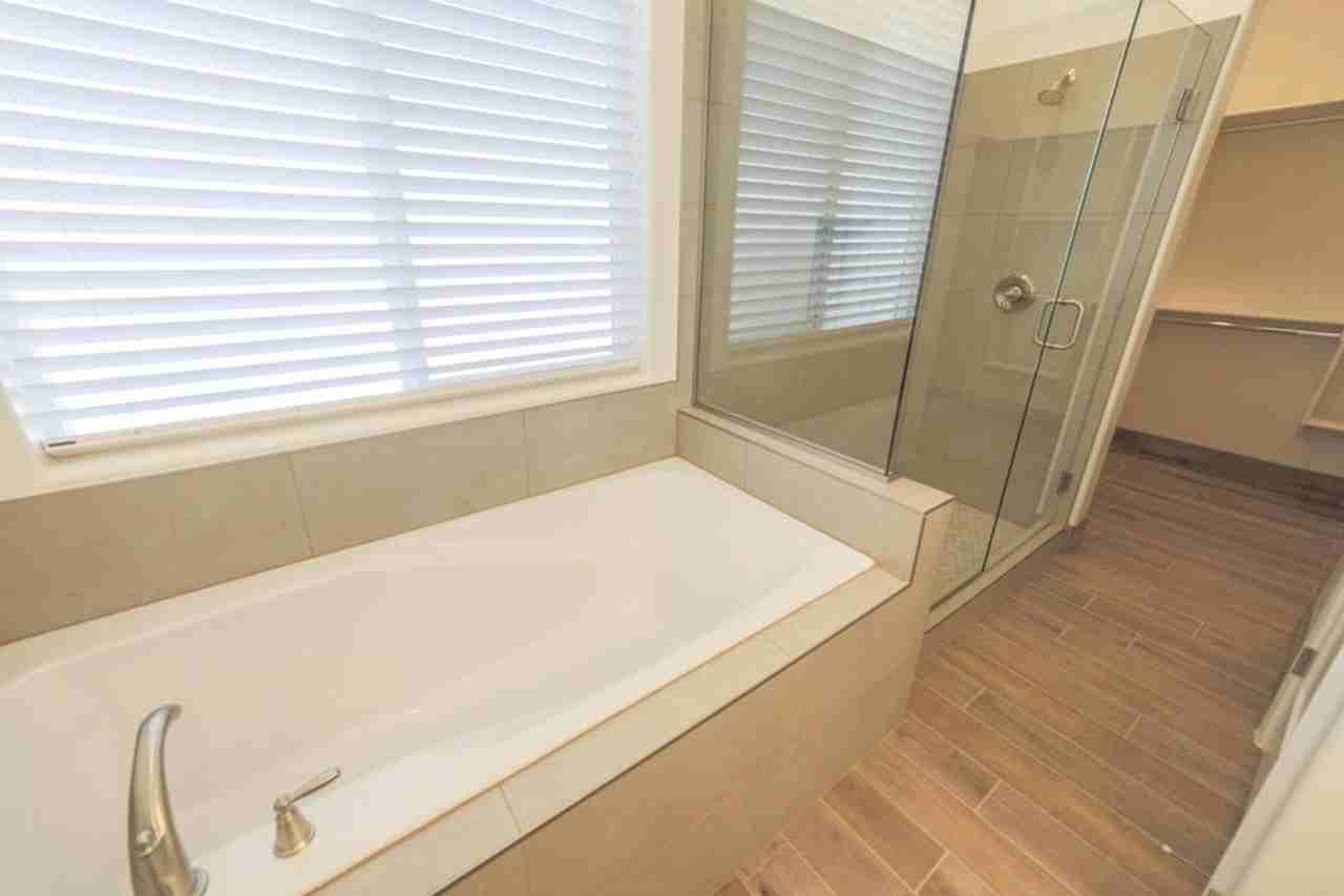 3086 W 550 N - Photo 5 of 22