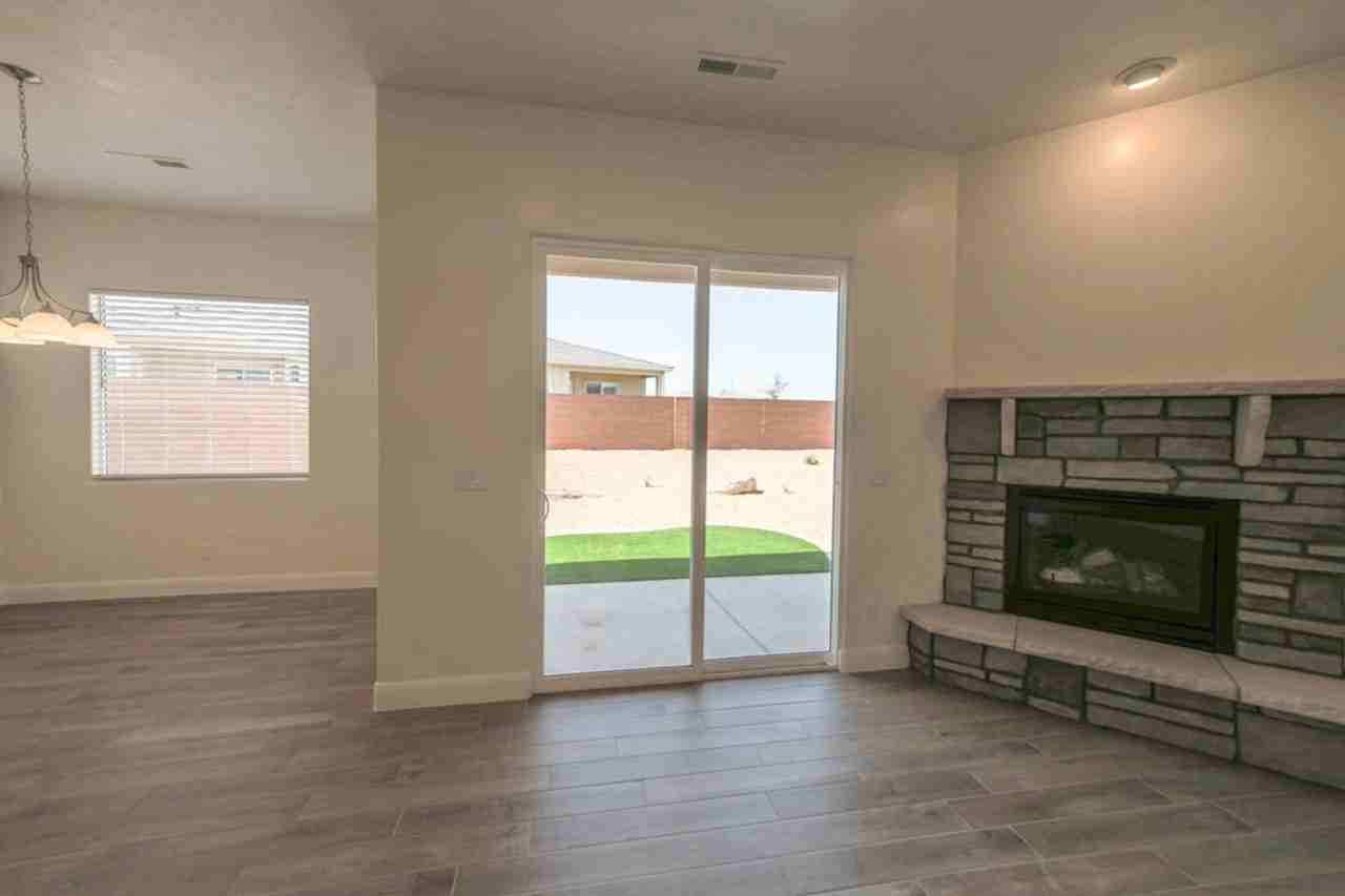 3086 W 550 N - Photo 6 of 22