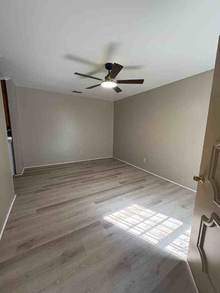 913 Babylon Rd - Photo 4 of 15