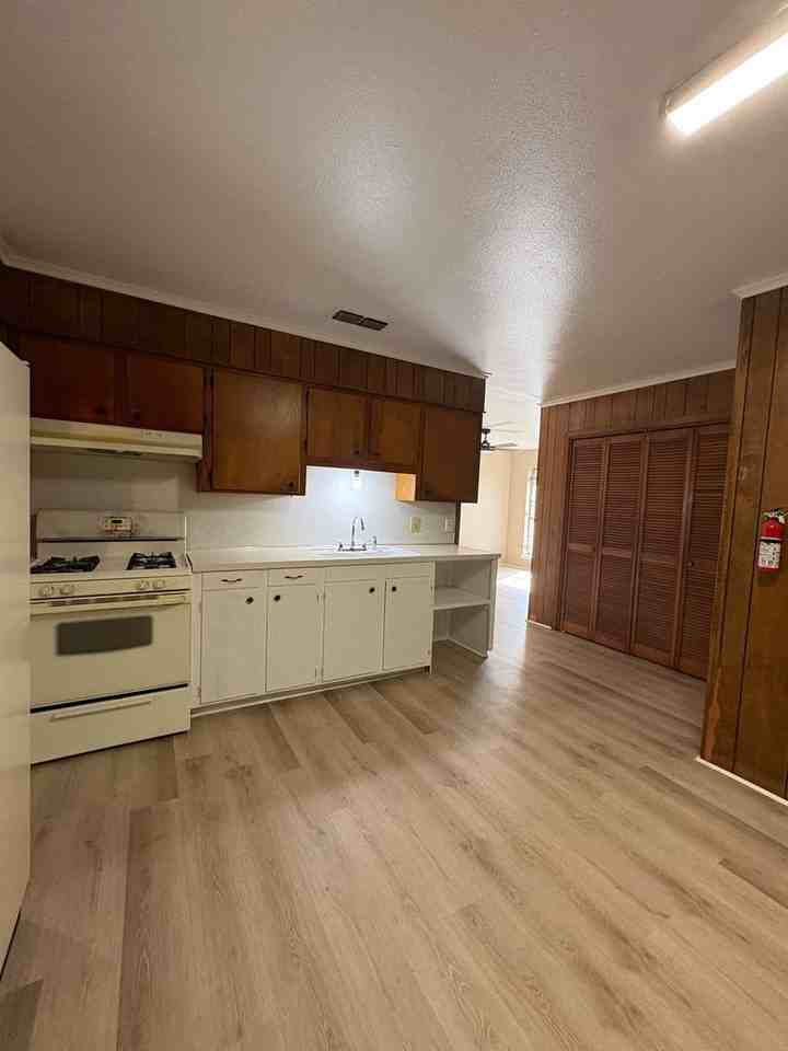 913 Babylon Rd - Photo 5 of 15
