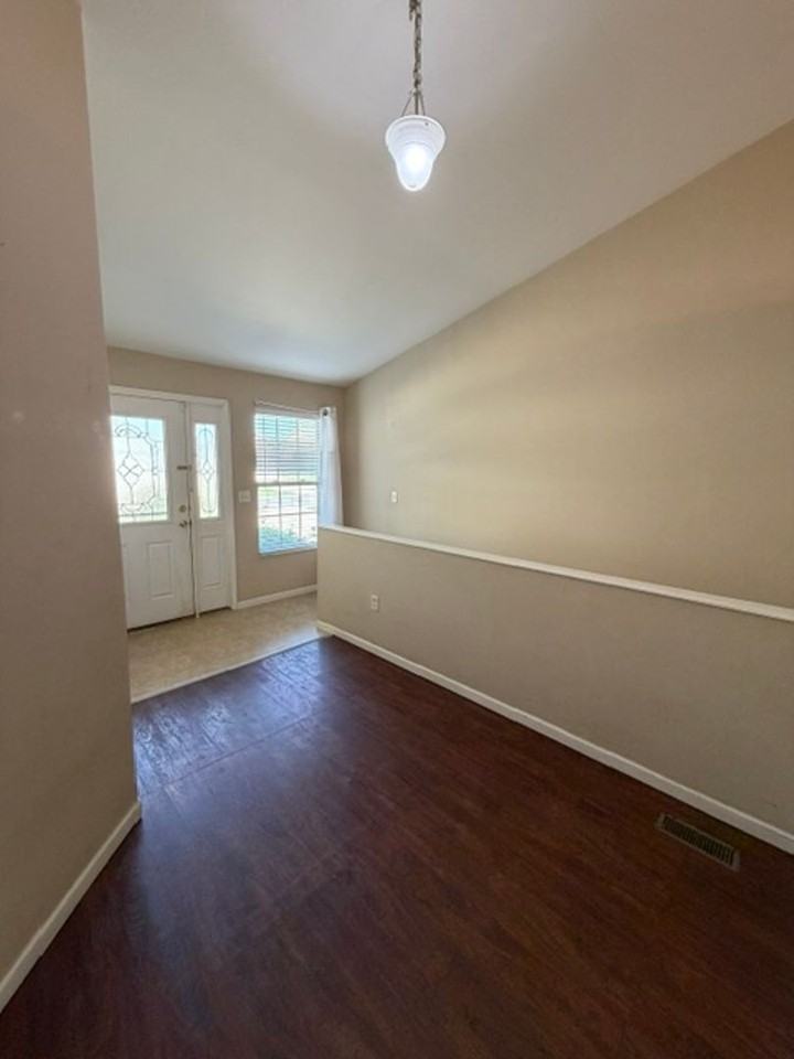 10925 Upland Terrace Dr - Photo 4 of 17