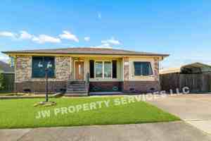 featured image of 2749 Varnado St