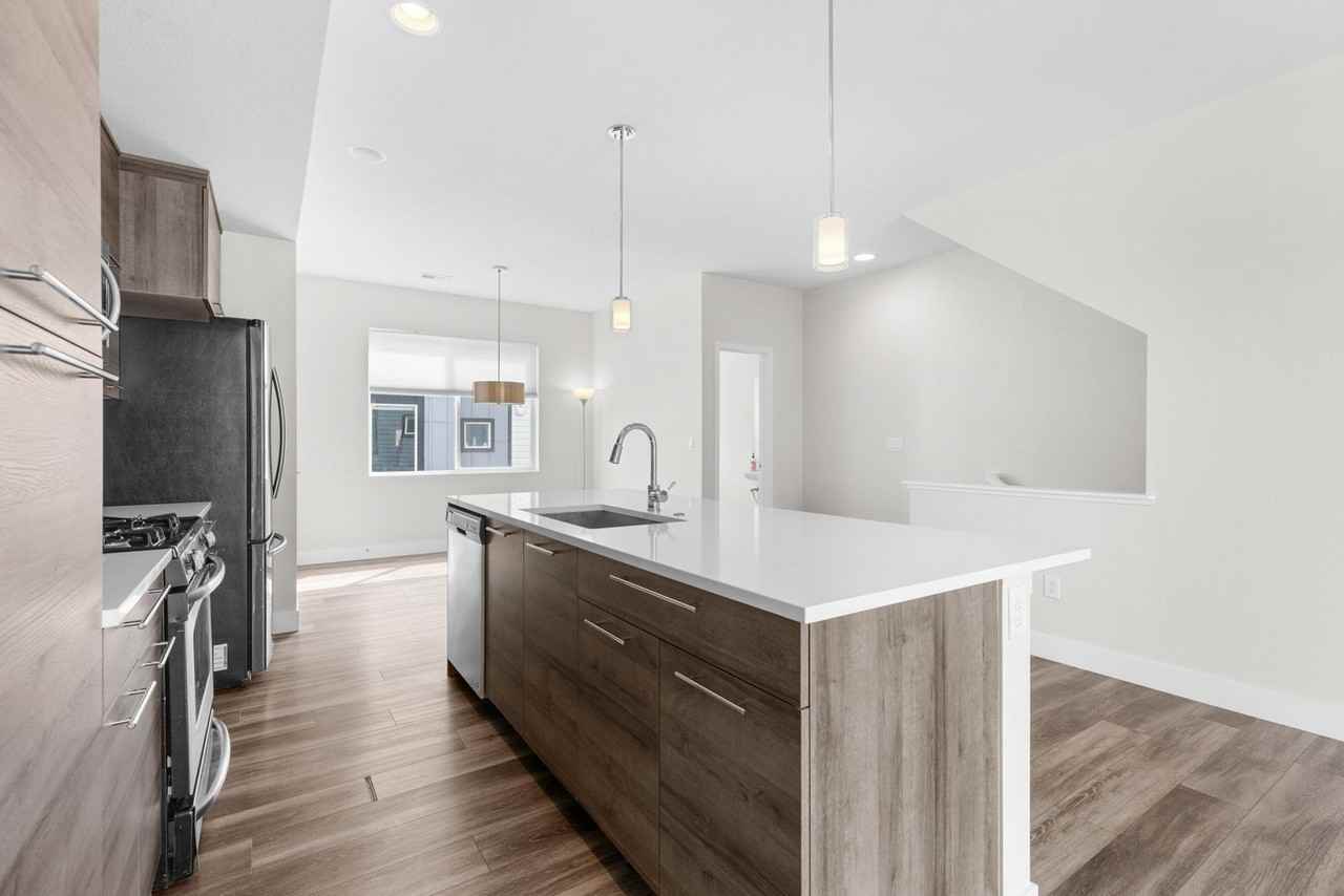 1072 Eaton St - Photo 5 of 16