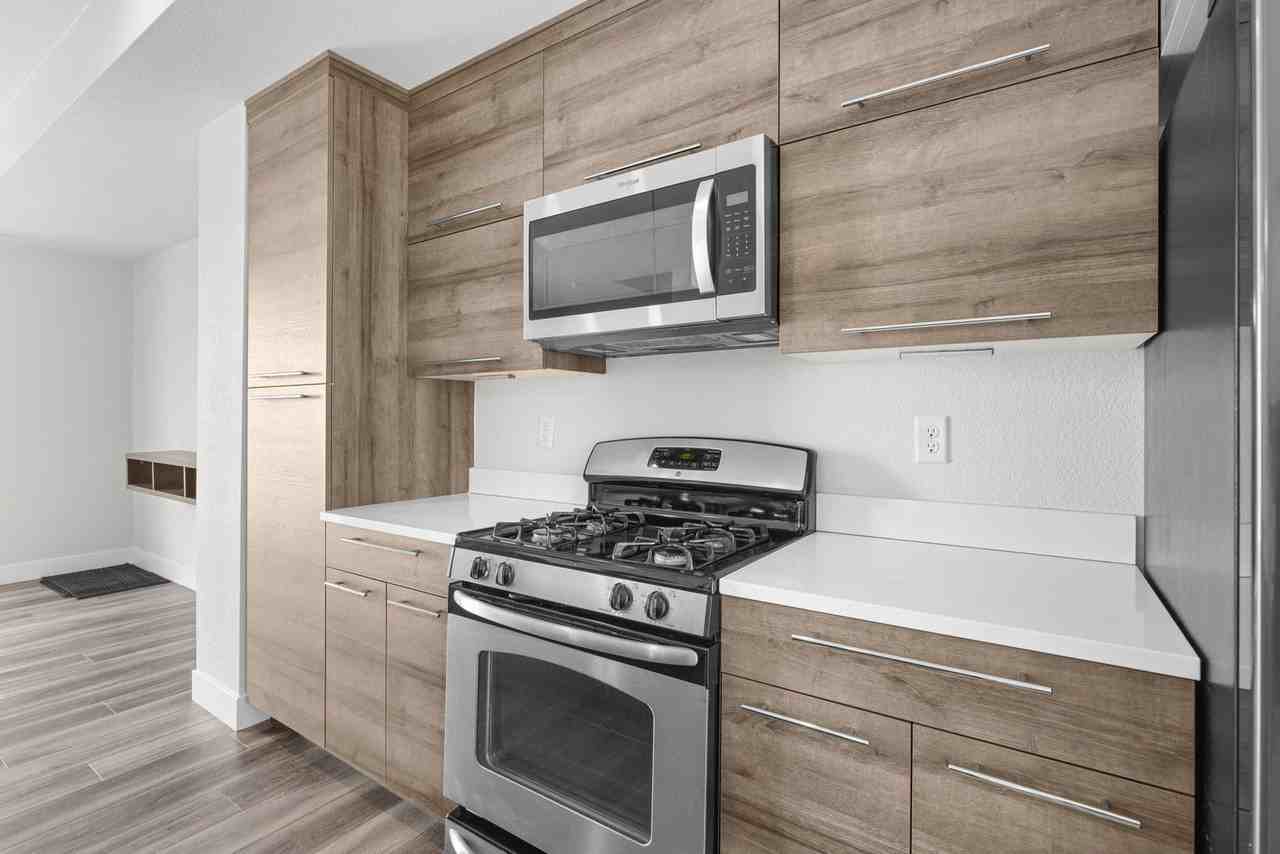 1072 Eaton St - Photo 6 of 16