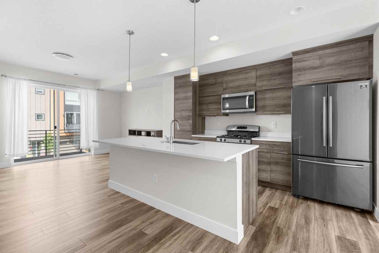 1072 Eaton St - Photo 7 of 16