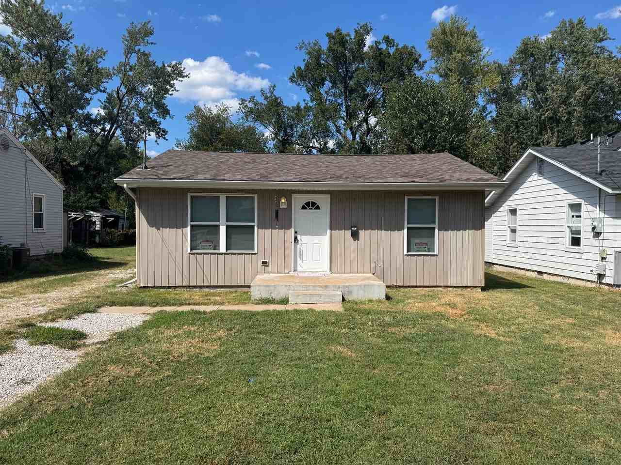 1635 W Dale St - Photo 2 of 35