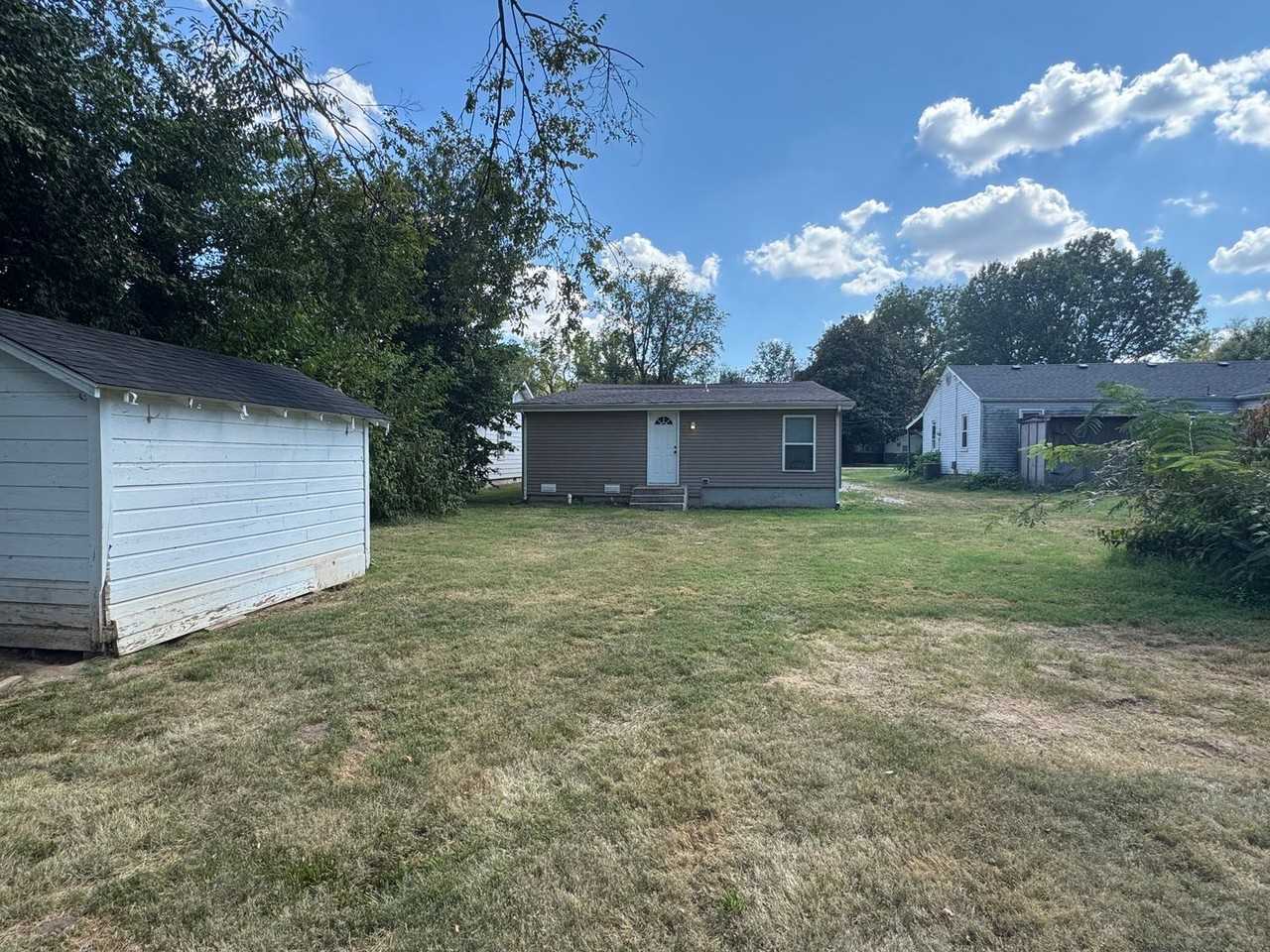 1635 W Dale St - Photo 5 of 35