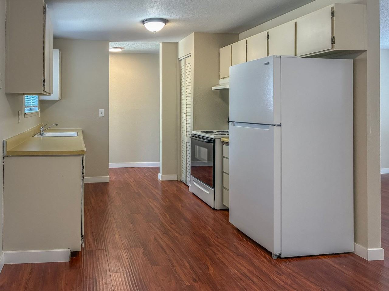 230 Se 160th Ave - Photo 6 of 18