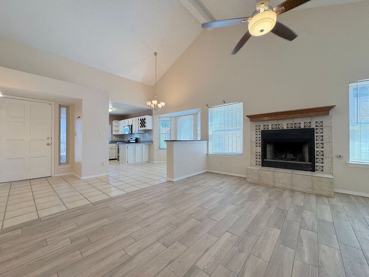 11620 Bunky Henry Ln - Photo 4 of 29