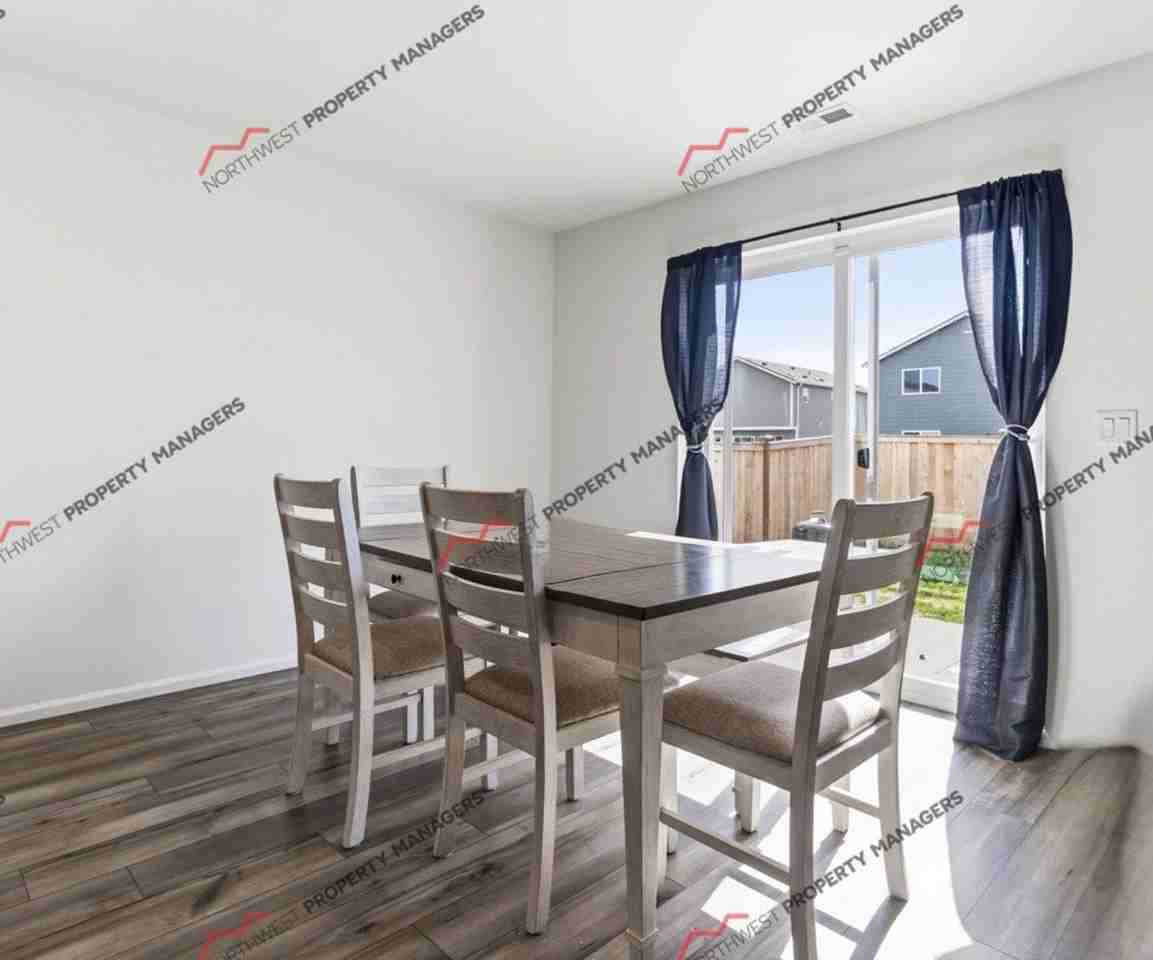 1425 Salzer Creek Dr - Photo 3 of 10