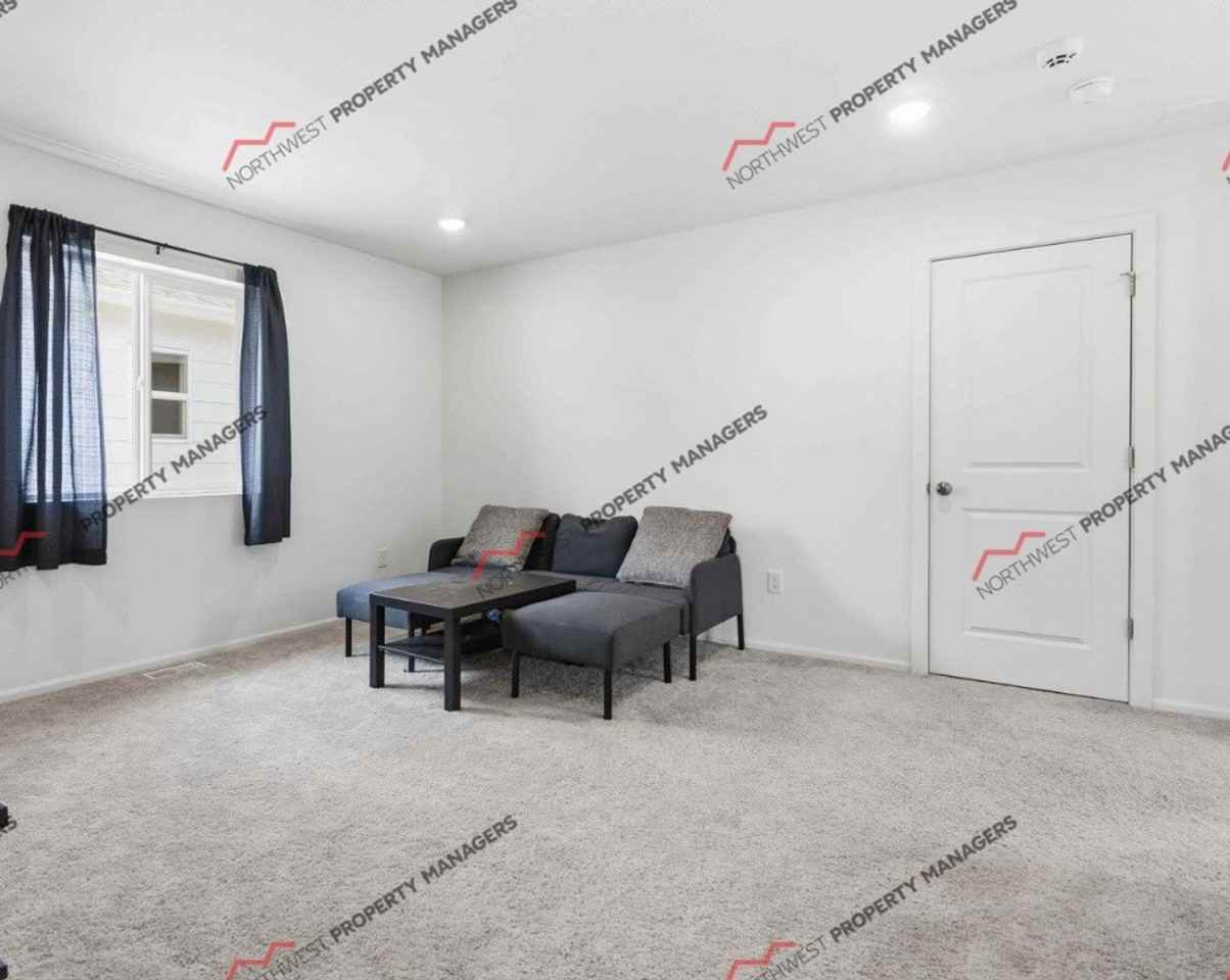 1425 Salzer Creek Dr - Photo 7 of 10