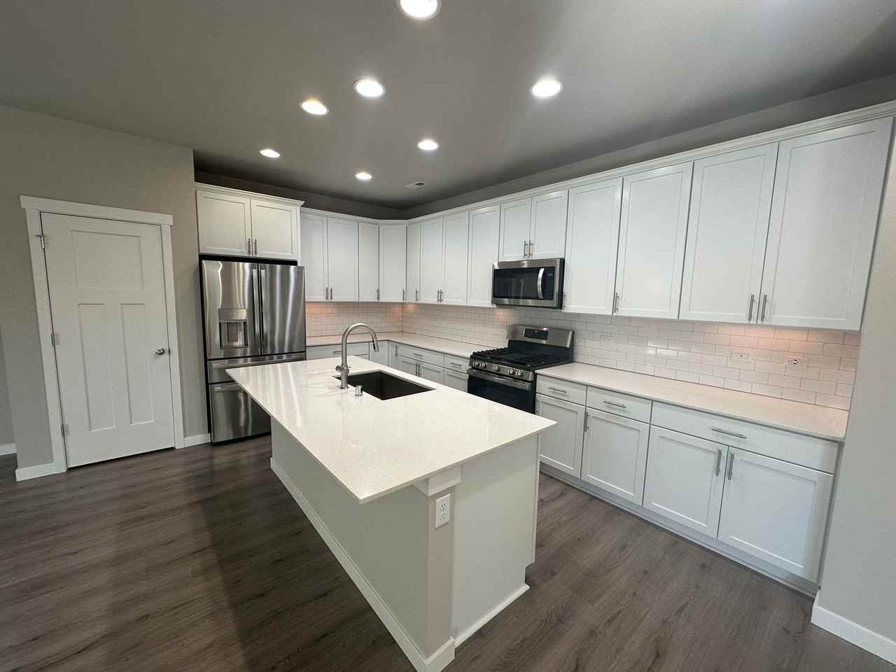 7741 20th Ln Se - Photo 6 of 23