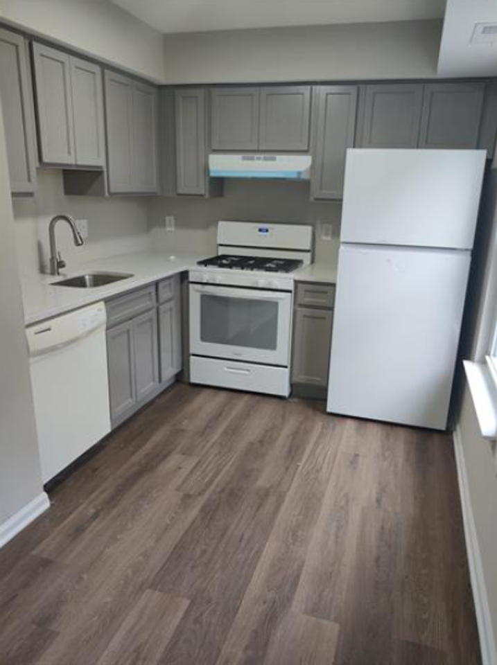 2718 Titan St - Photo 3 of 10