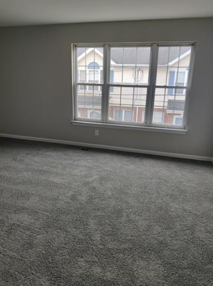 2718 Titan St - Photo 6 of 10