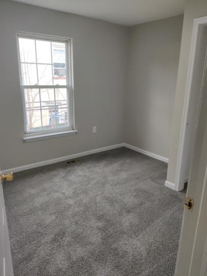 2718 Titan St - Photo 7 of 10