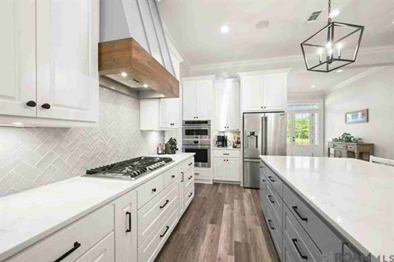 10290 Bayou Xing - Photo 7 of 33