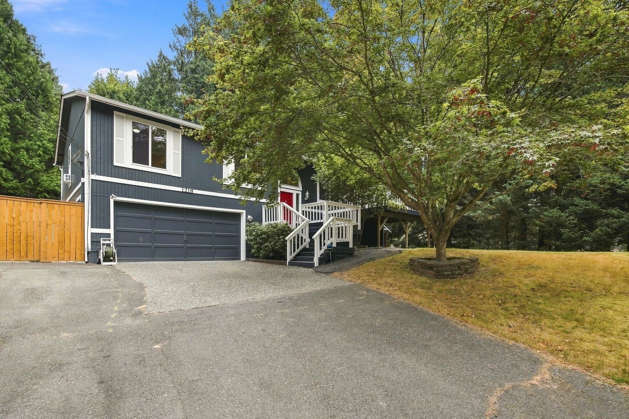 1218 209th Ave Ne #B - Photo 2 of 15