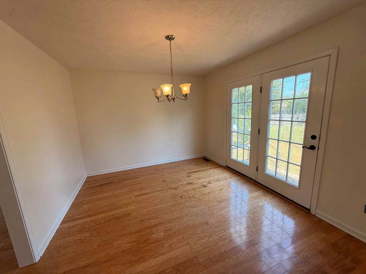 112 Foxworth Dr - Photo 3 of 21