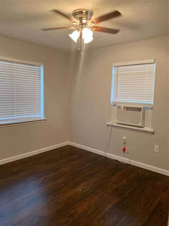 2503 Delano St #1 - Photo 3 of 21