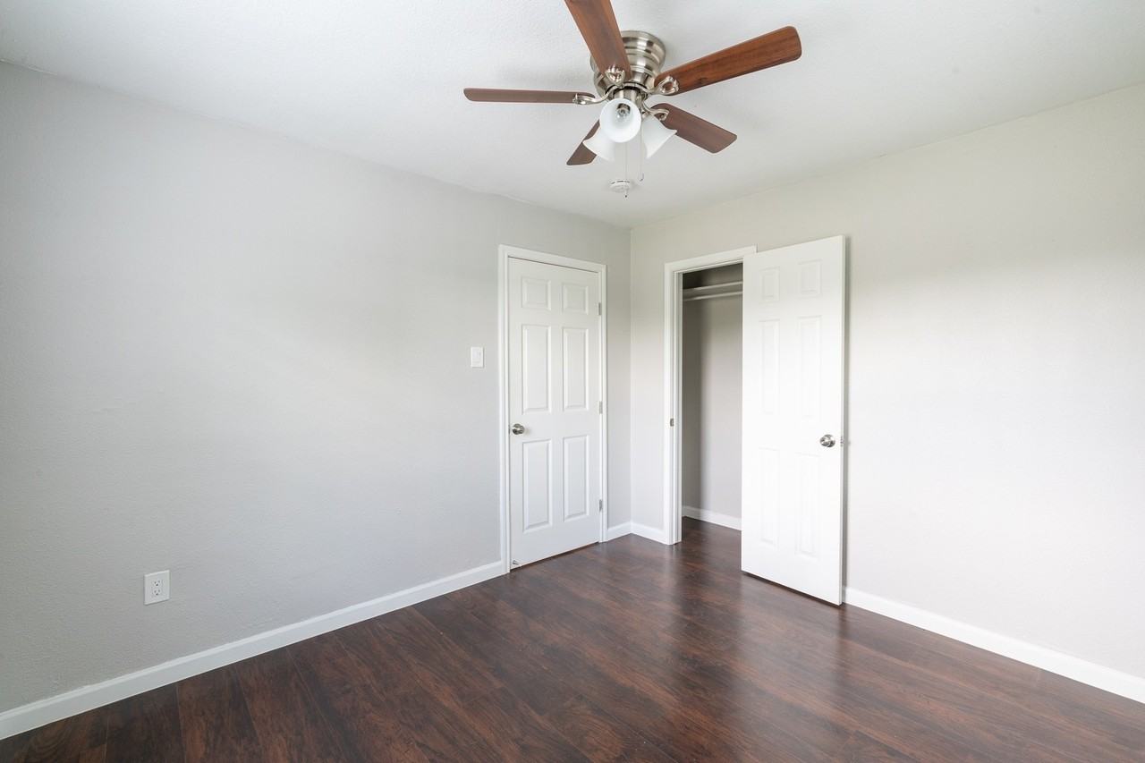2503 Delano St #1 - Photo 4 of 21