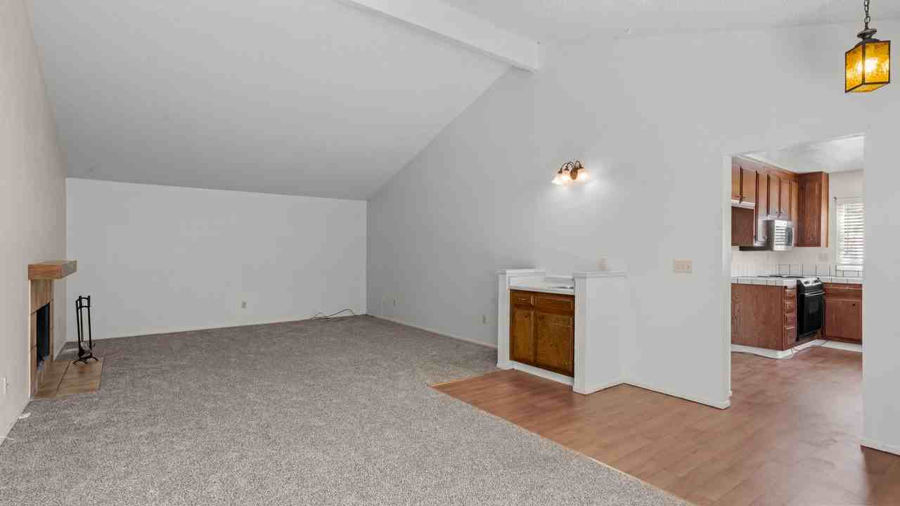 4815 Greenridge Ct - Photo 4 of 15