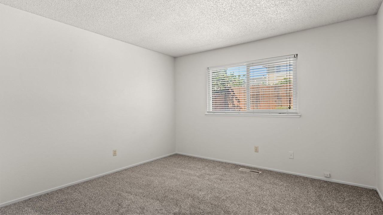 4815 Greenridge Ct - Photo 7 of 15