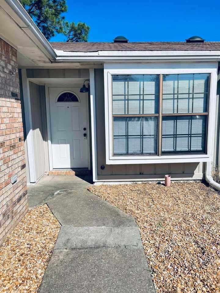 413 Odin Ln Nw - Photo 2 of 16