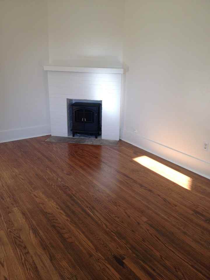 423 E Mill St - Photo 2 of 10