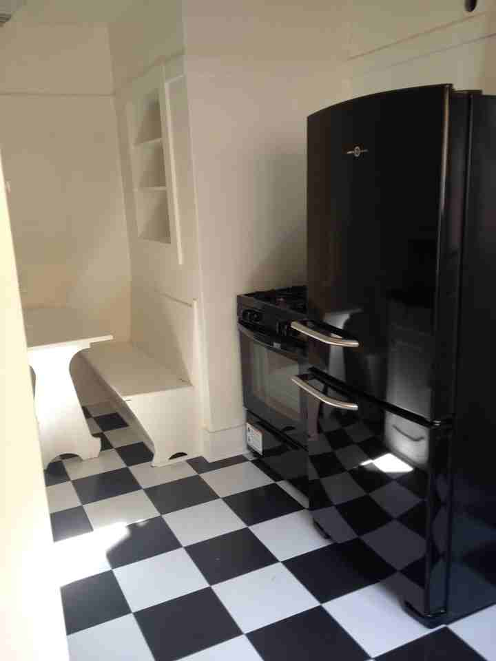 423 E Mill St - Photo 5 of 10