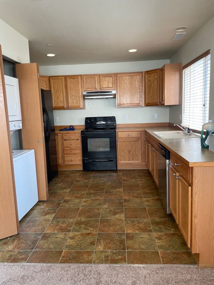2839 Martin St - Photo 3 of 13