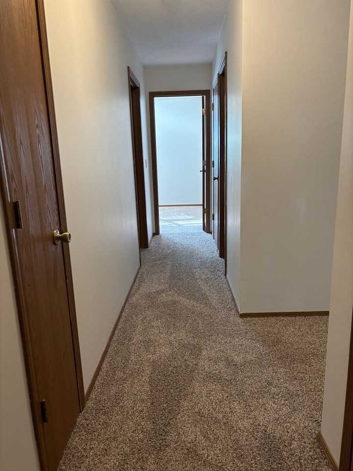 2790 W Primrose Ln - Photo 7 of 21