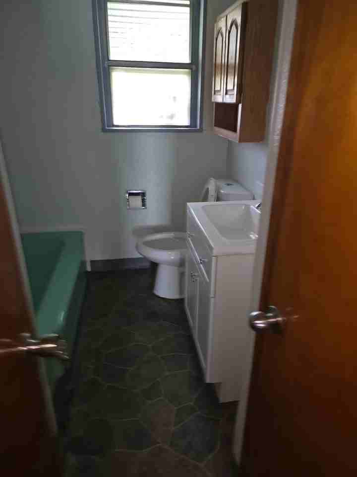 4614 E 104th St - Photo 4 of 5