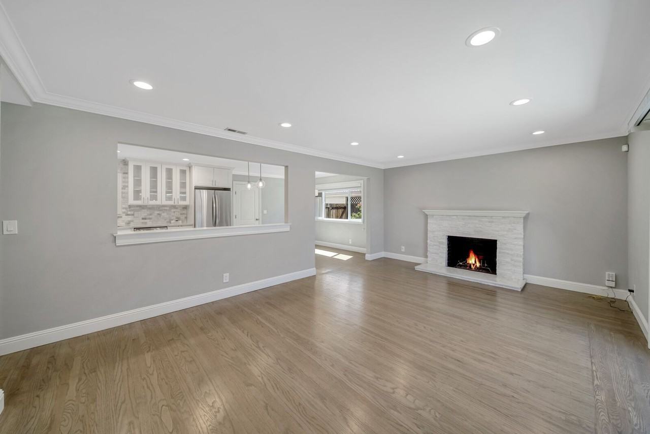 5741 Seifert Ave - Photo 4 of 29