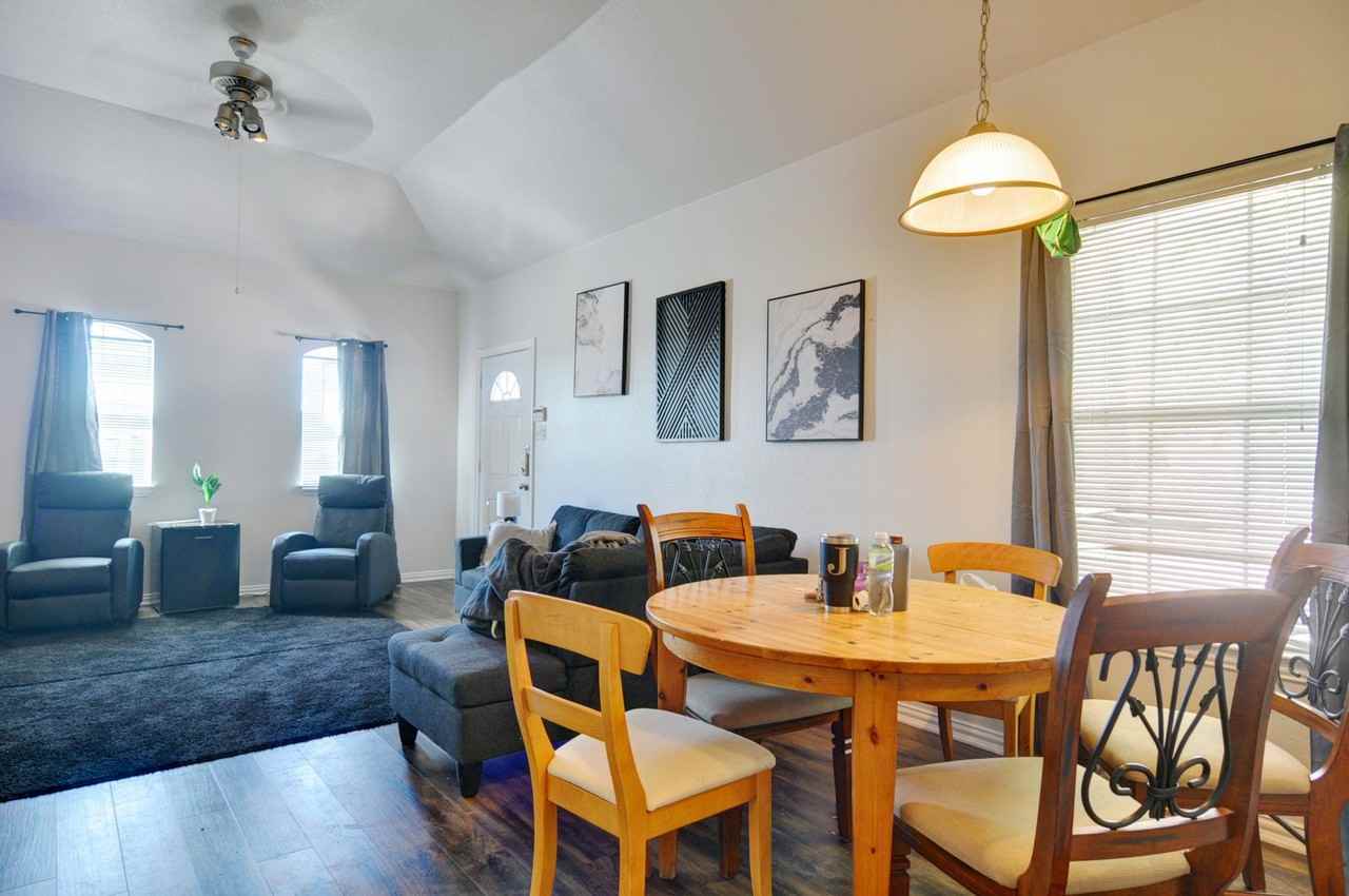 2811 Wayside Ave - Photo 4 of 20