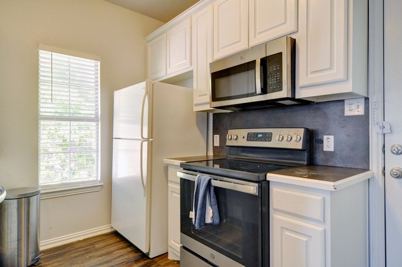2811 Wayside Ave - Photo 7 of 20