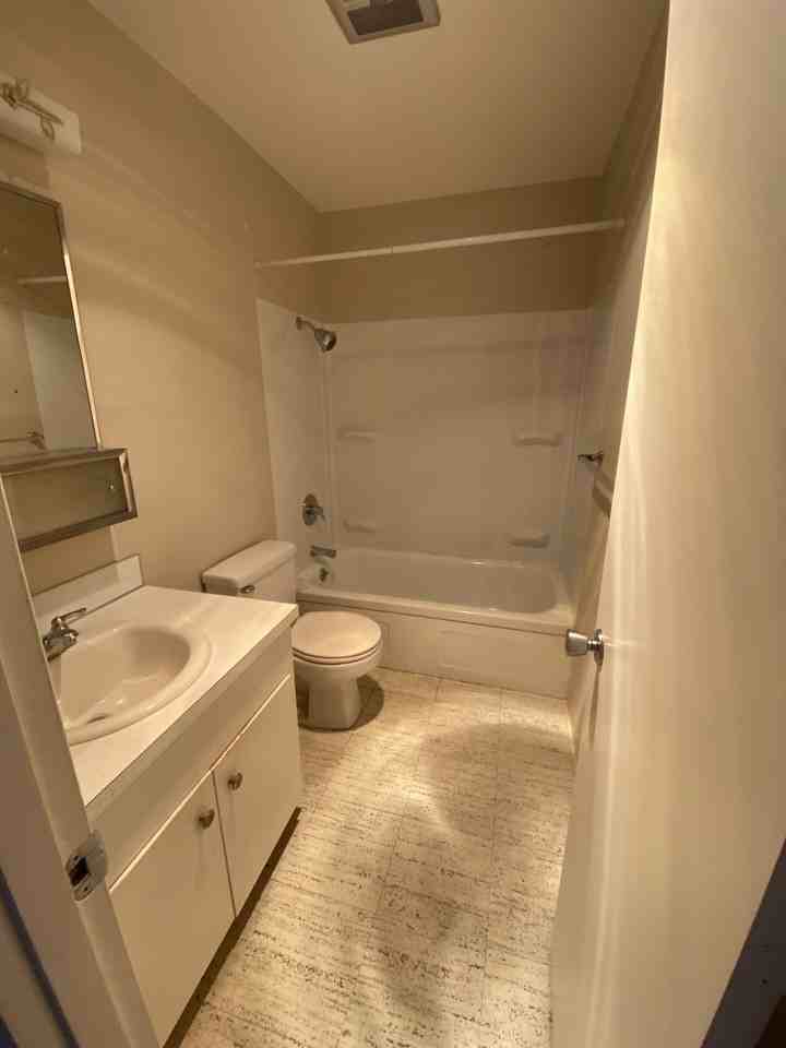 717 Southwest 6th Street 575TAT - Photo 3 of 22