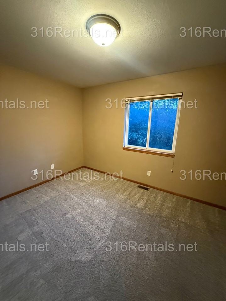 417 W Odell Ct - Photo 5 of 20