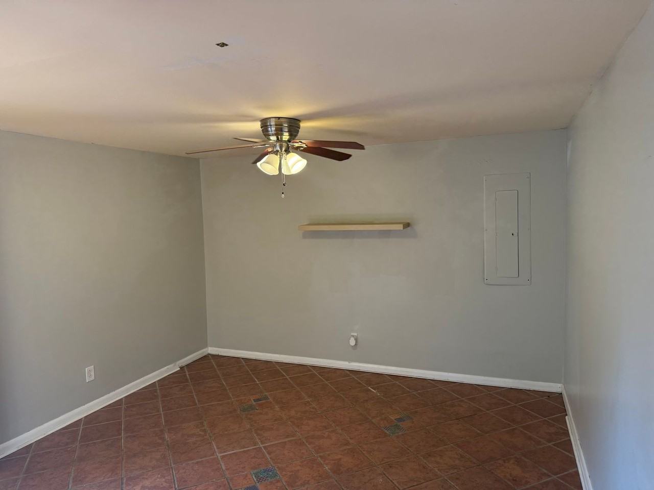 272 Rio Vista Dr - Photo 4 of 15