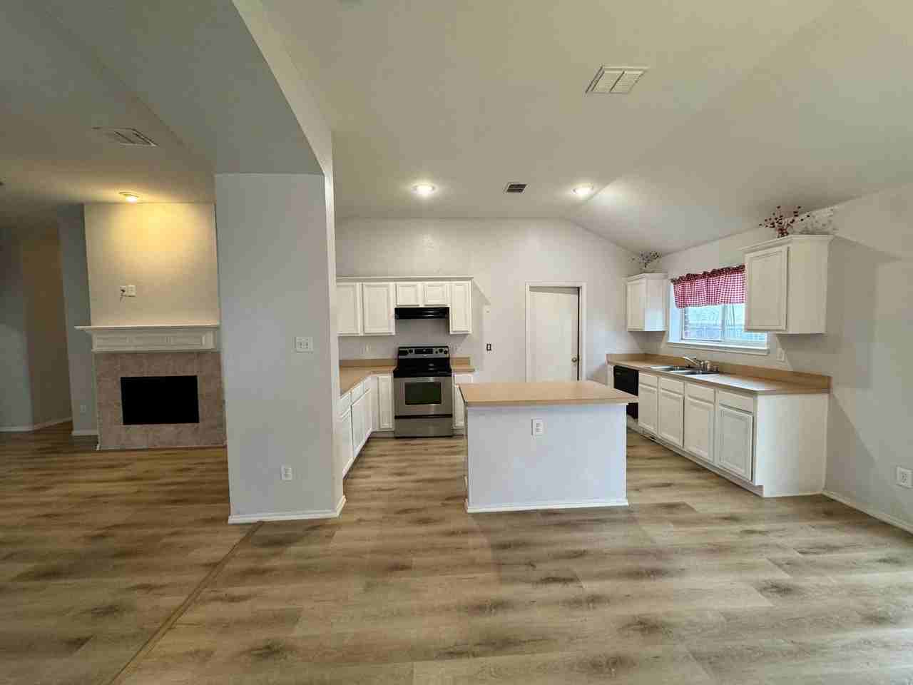 2226 Mainsail Ln - Photo 7 of 18