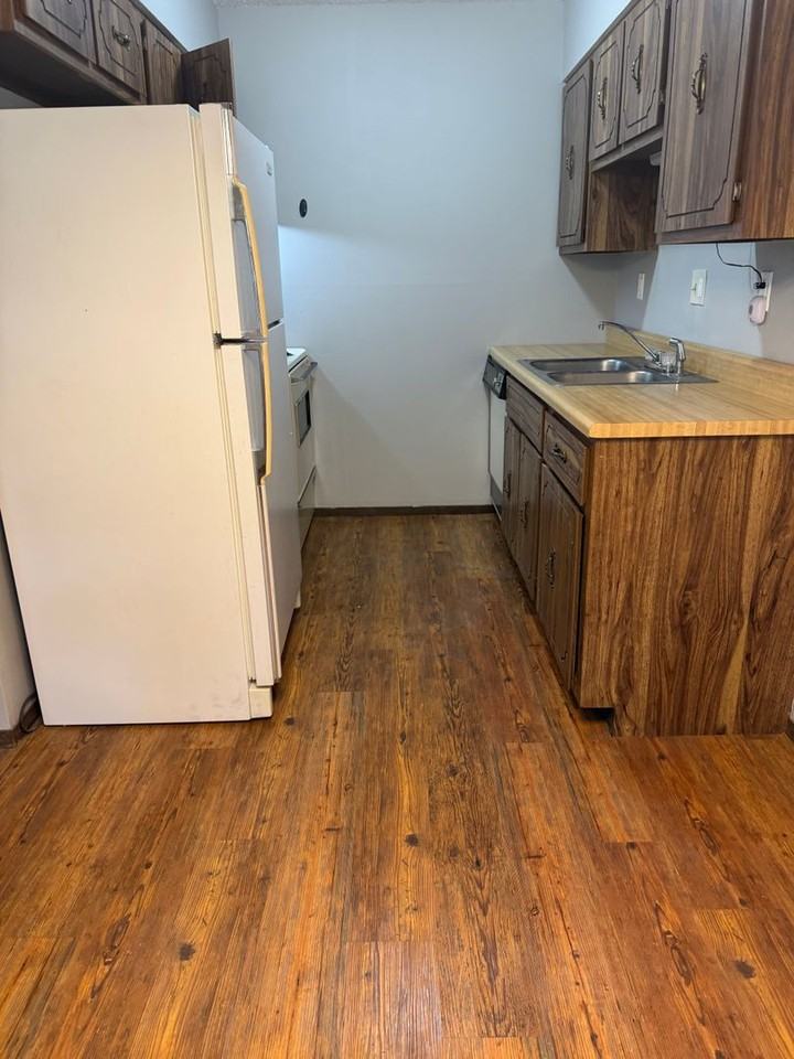 Westbury Apartments - Photo 3 of 10