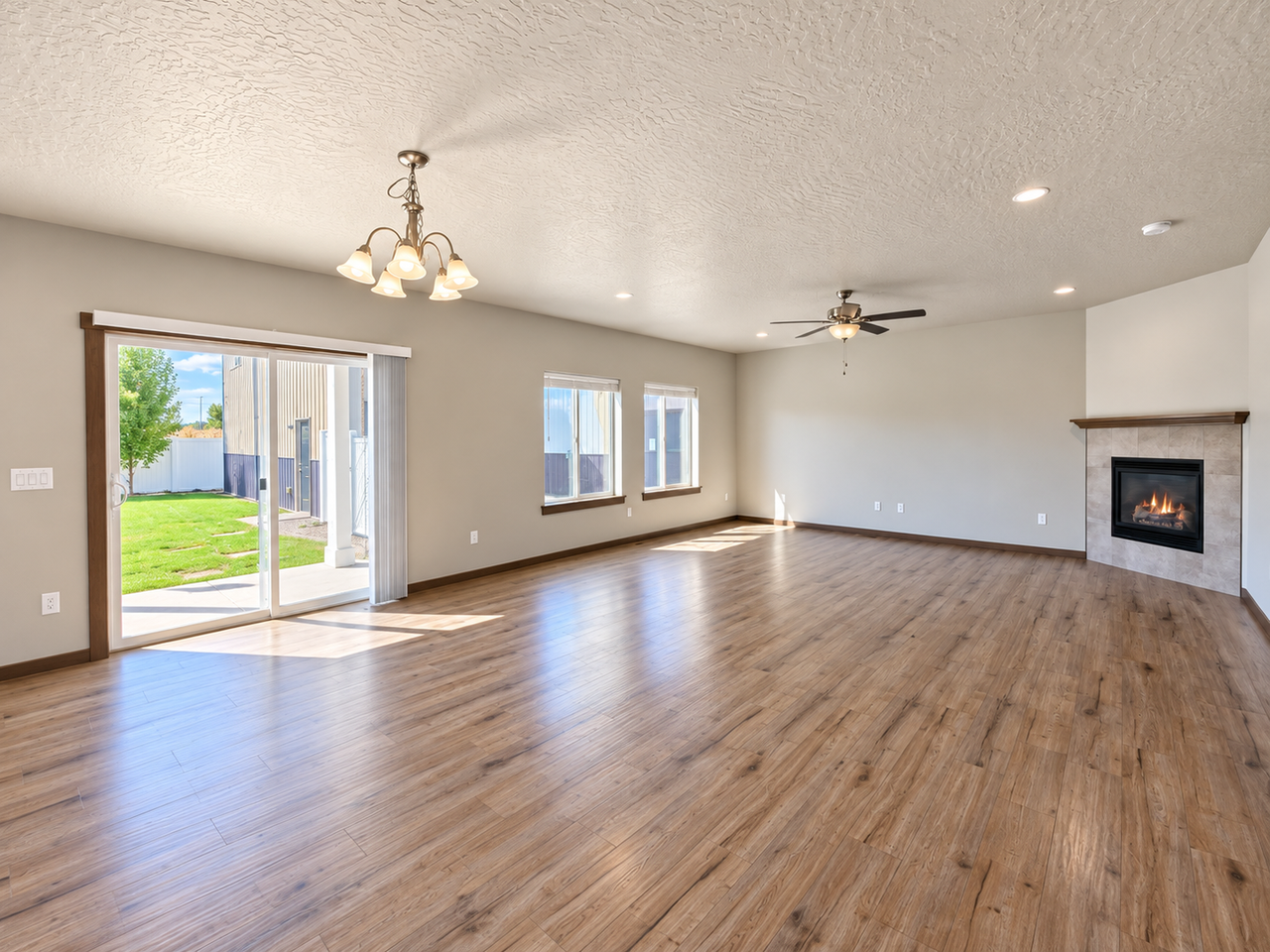 1745 N Silo St - Photo 2 of 23
