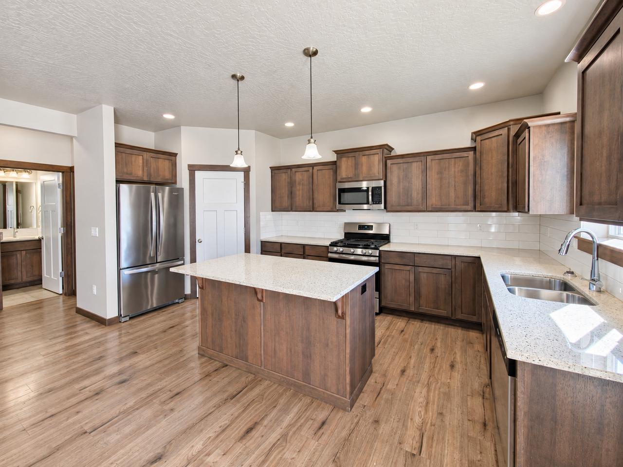 1745 N Silo St - Photo 4 of 23