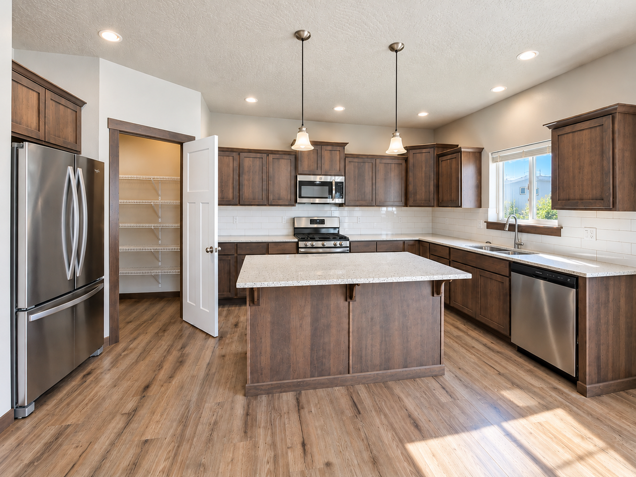 1745 N Silo St - Photo 5 of 23
