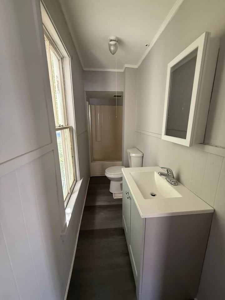 1121 Saint Vincent St - Photo 6 of 6