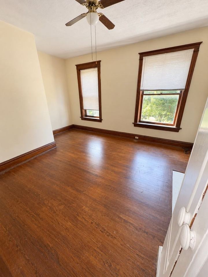 2608 Minnesota Ave - Photo 4 of 7