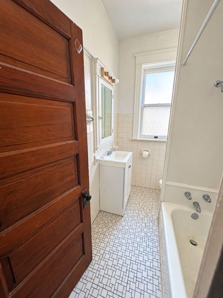 2608 Minnesota Ave - Photo 6 of 7
