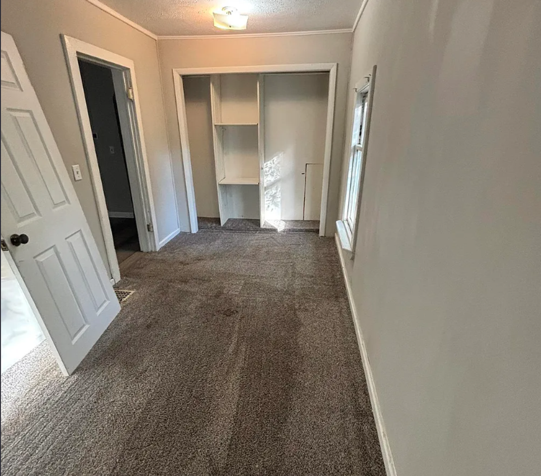 411 S Hayford Ave - Photo 7 of 24