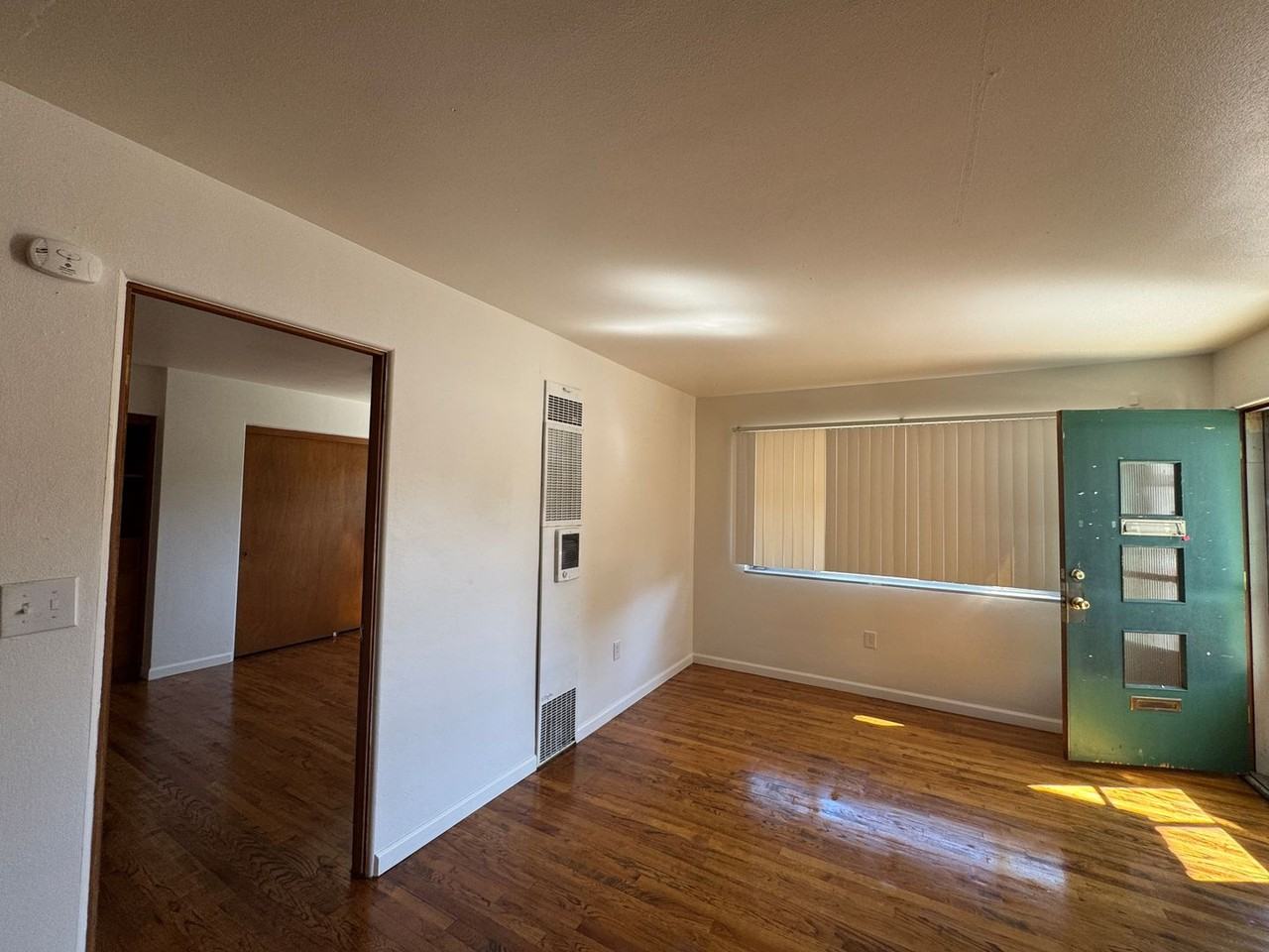 1203 1/2 W Yakima Ave - Photo 4 of 7
