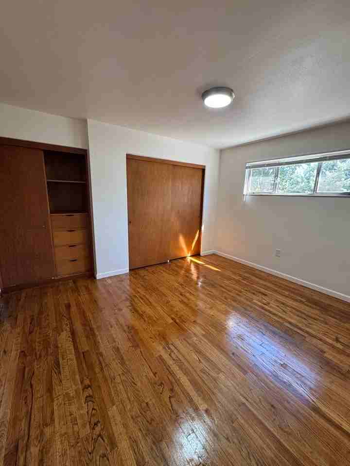 1203 1/2 W Yakima Ave - Photo 5 of 7